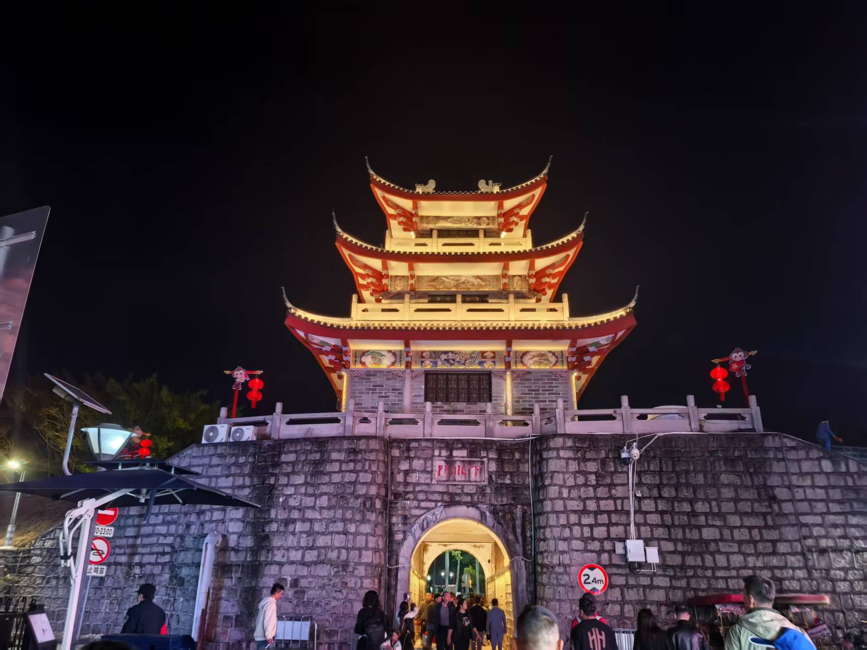 LED洗墻燈的優(yōu)勢(shì)與應(yīng)用場(chǎng)景  LED洗墻燈的優(yōu)勢(shì)與應(yīng)用場(chǎng)景